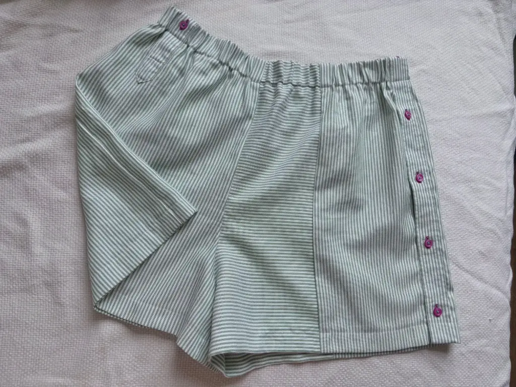 Domenica shorts